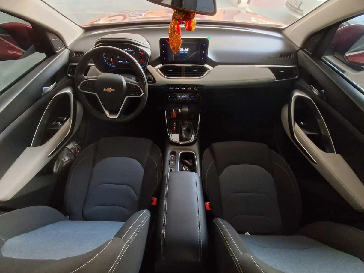 Car image 16