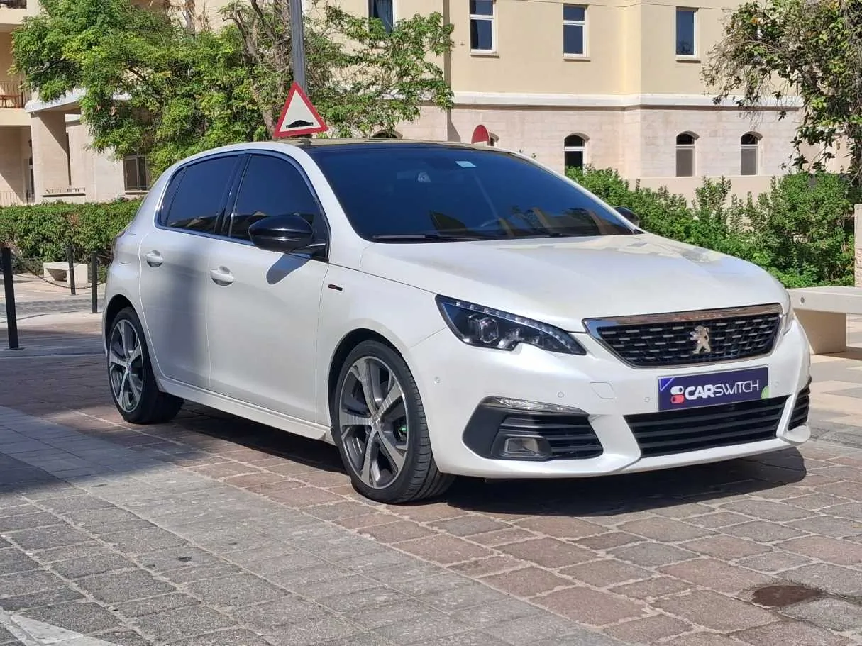 Car image 3