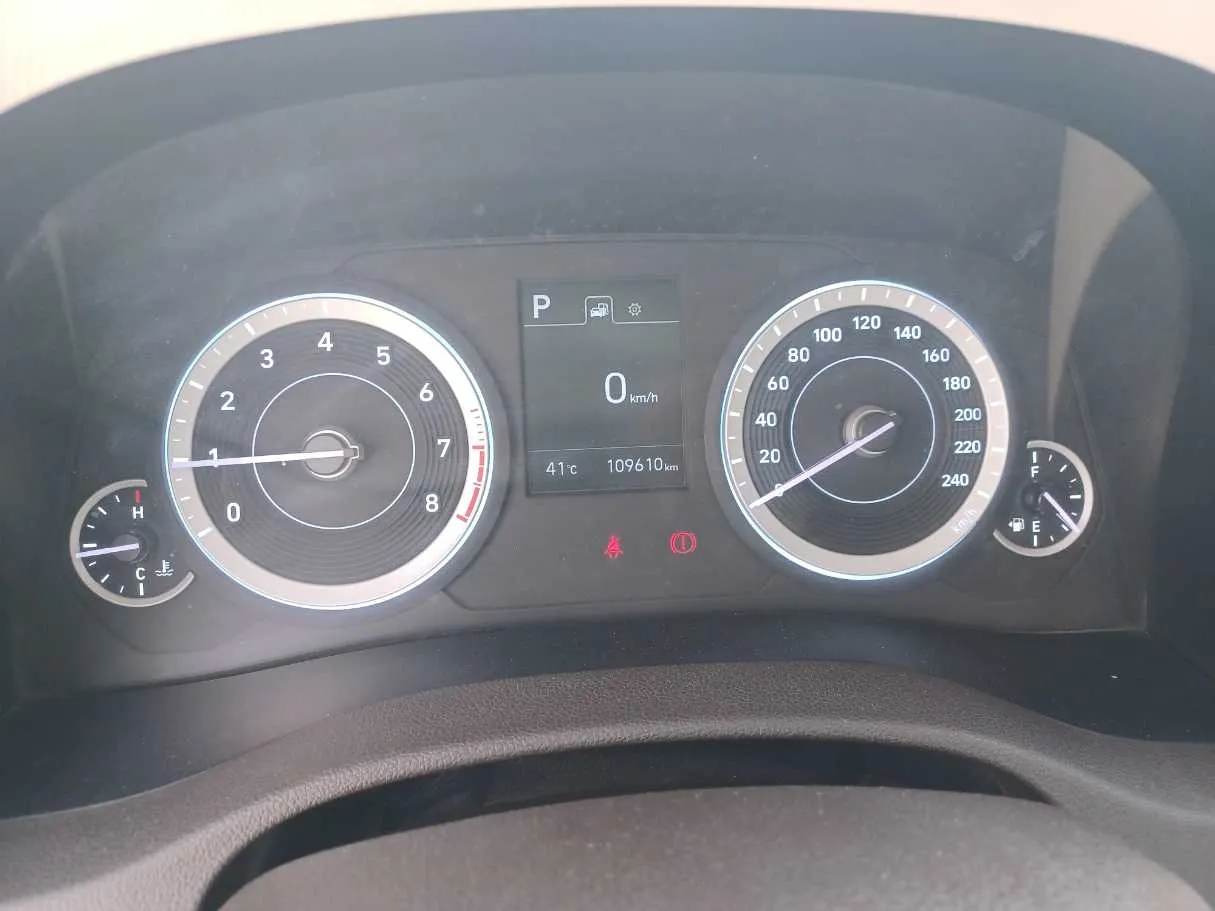 Car image 20
