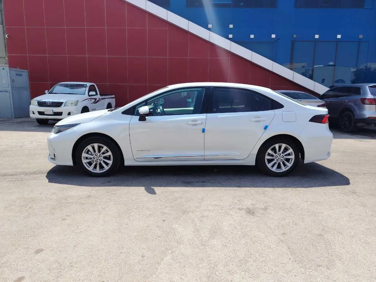 Car image 8