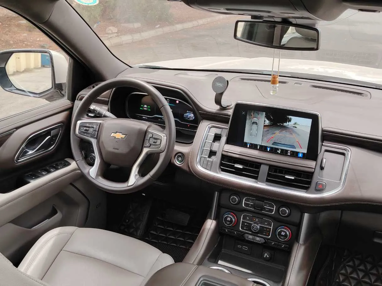 Car image 24