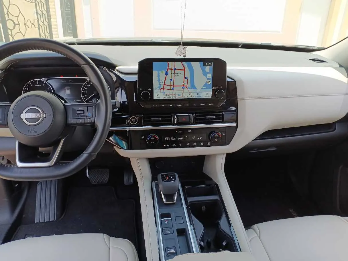 Car image 18