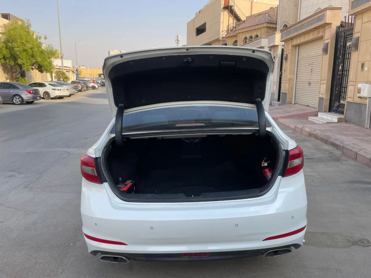 Car image 22