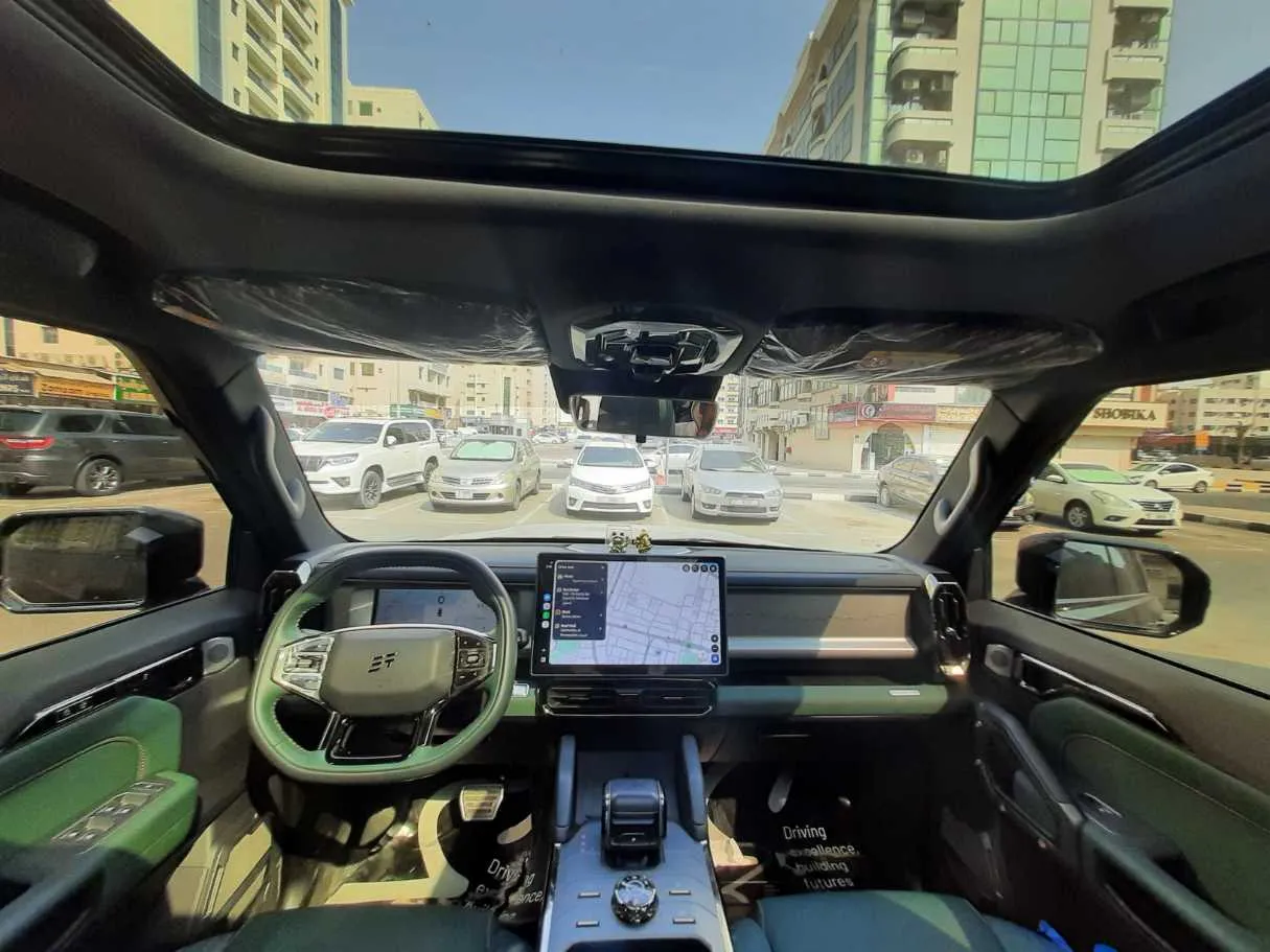 Car image 14