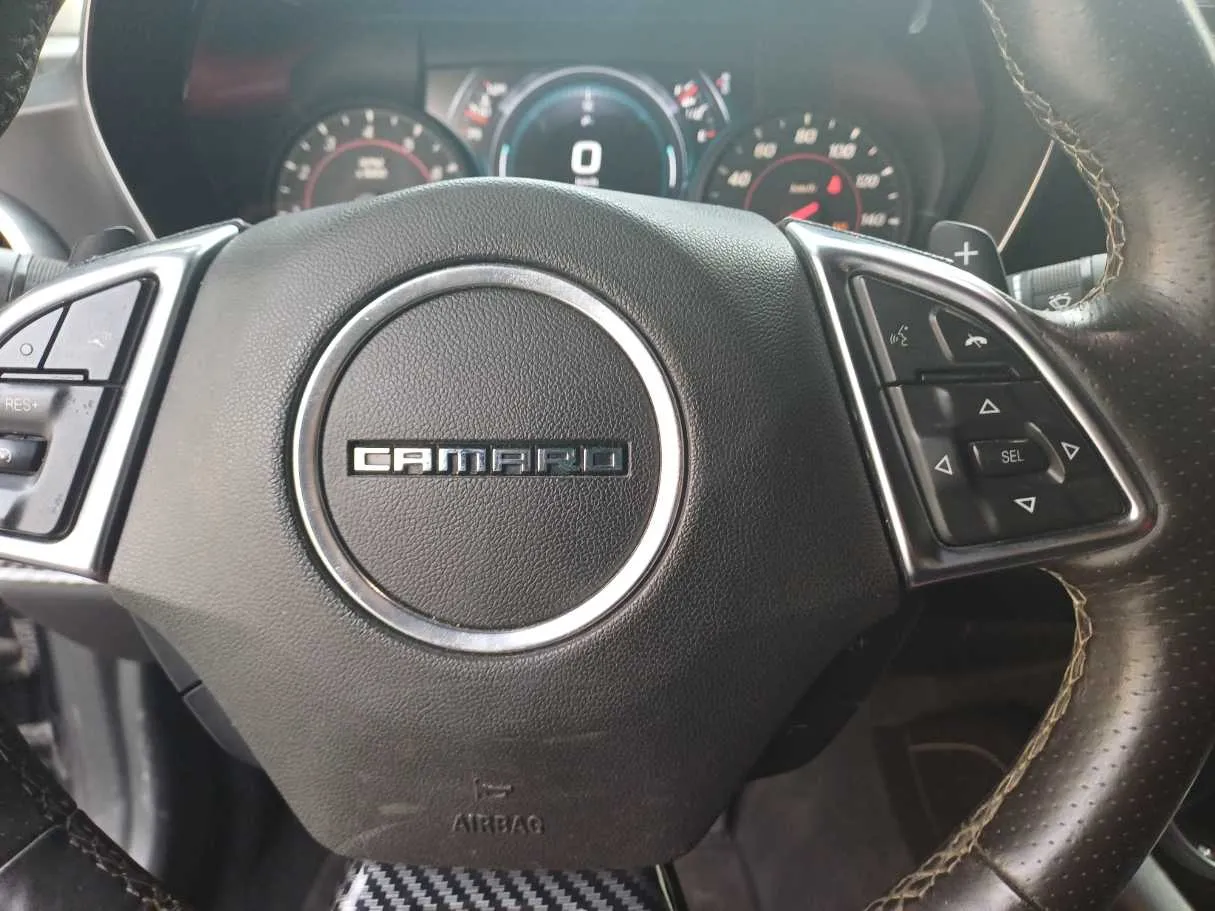 Car image 19
