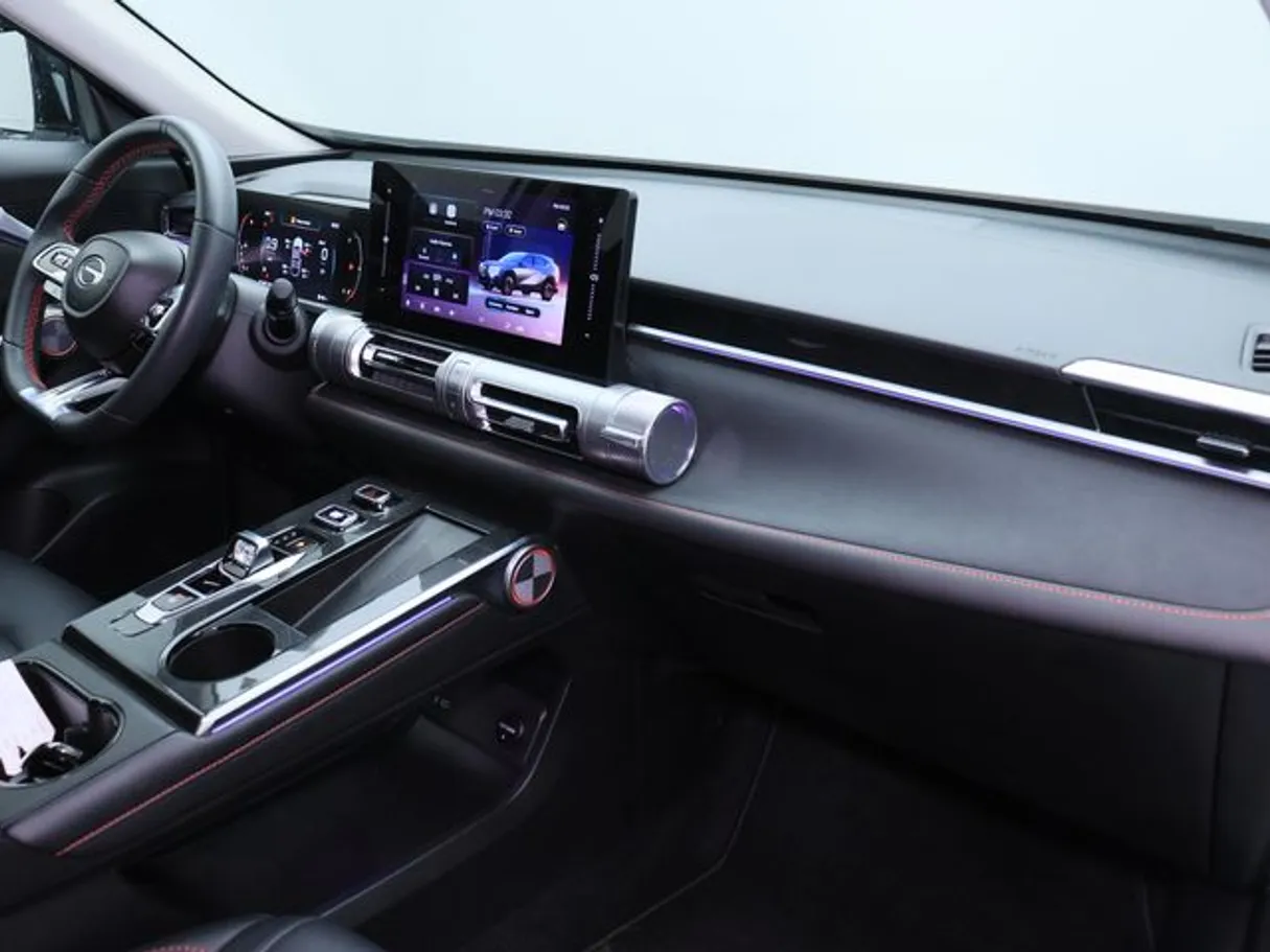 Car image 10