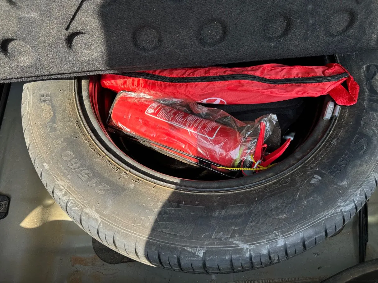 Car image 23