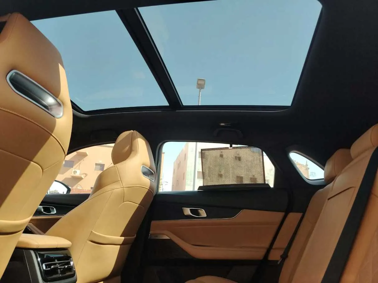 Car image 21