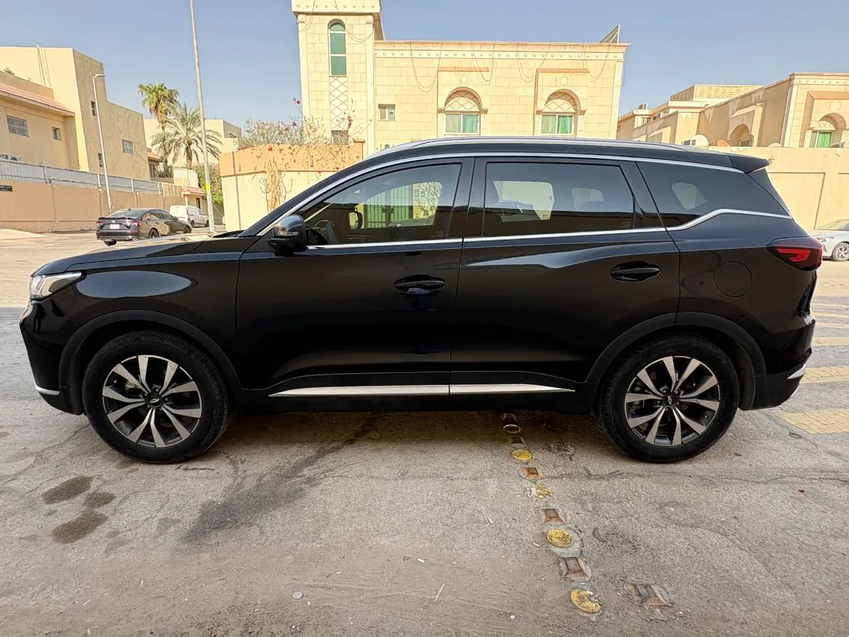 Car image 8