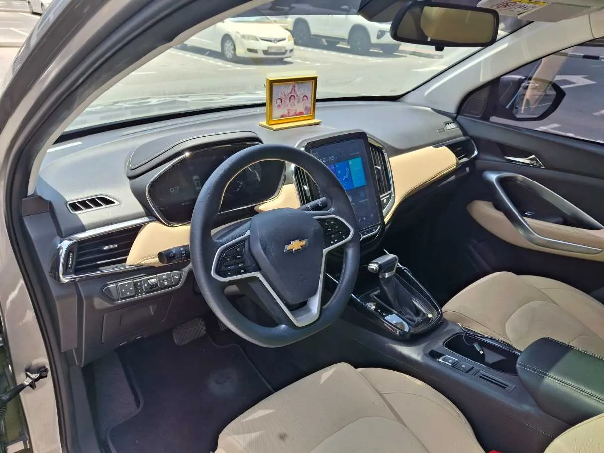 Car image 11
