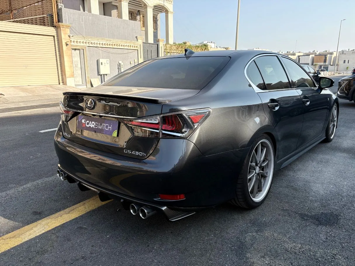 Car image 5