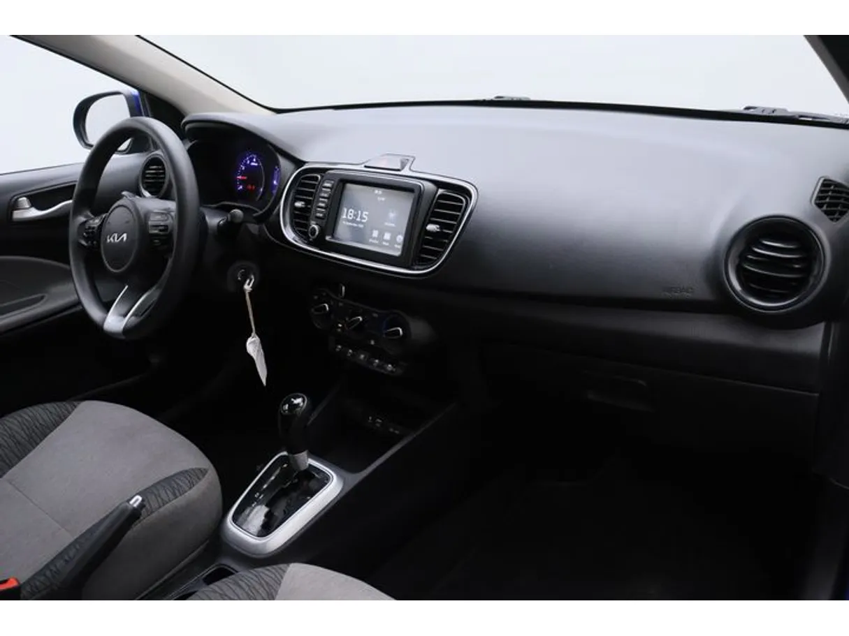 Car image 10