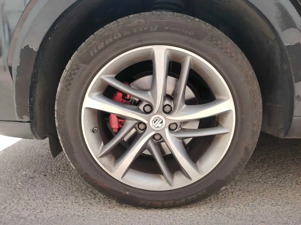 Car image 10