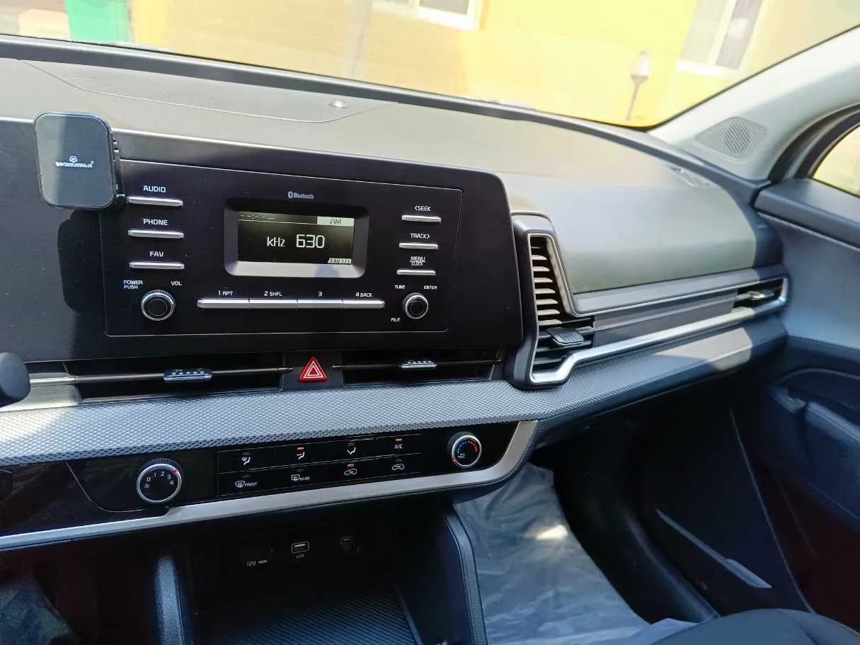 Car image 20