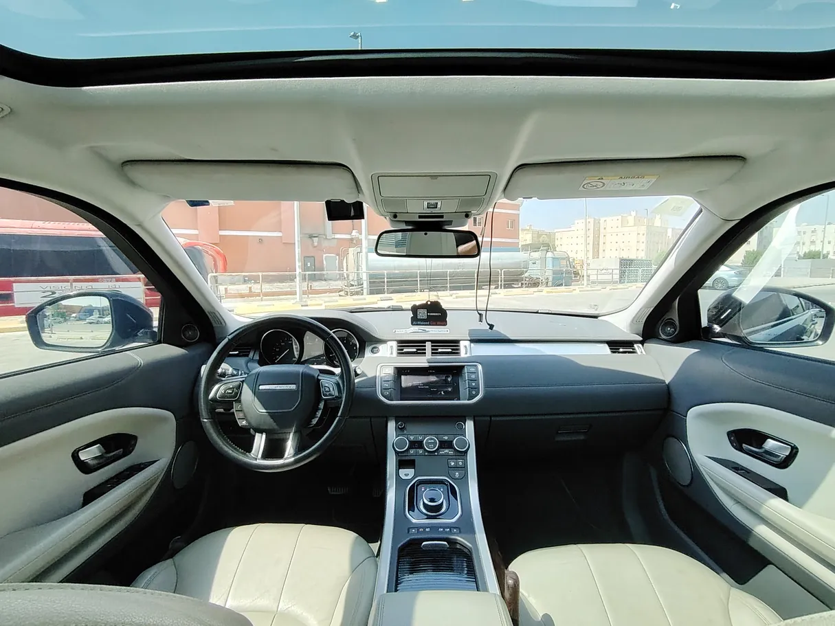 Car image 18