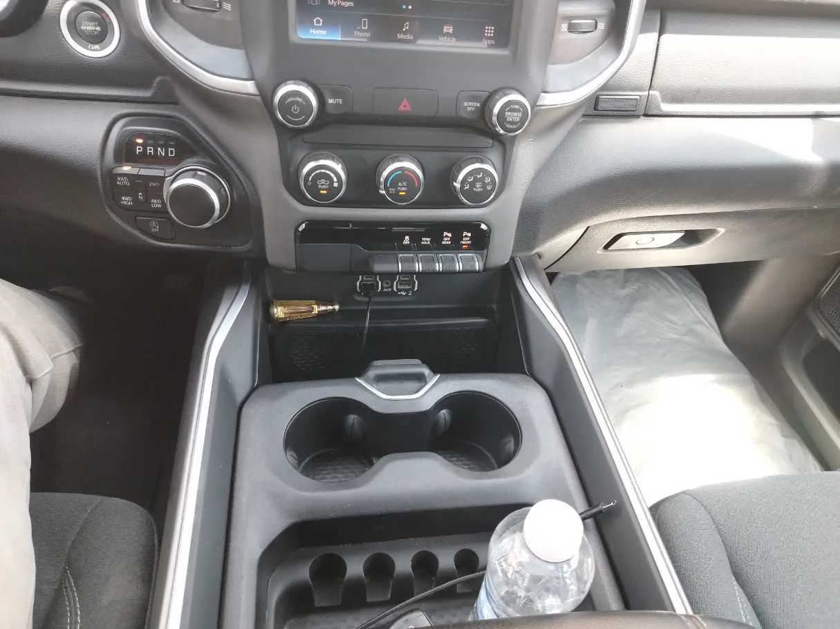 Car image 24
