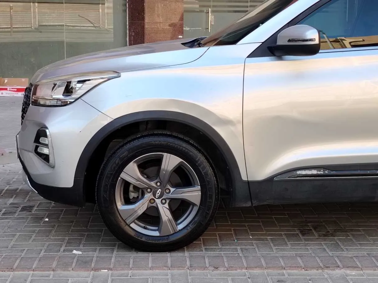 Car image 9
