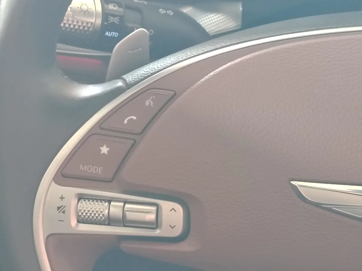 Car image 27