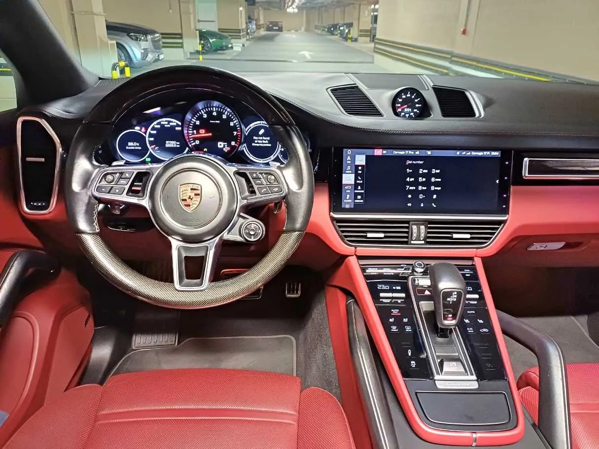 Car image 15