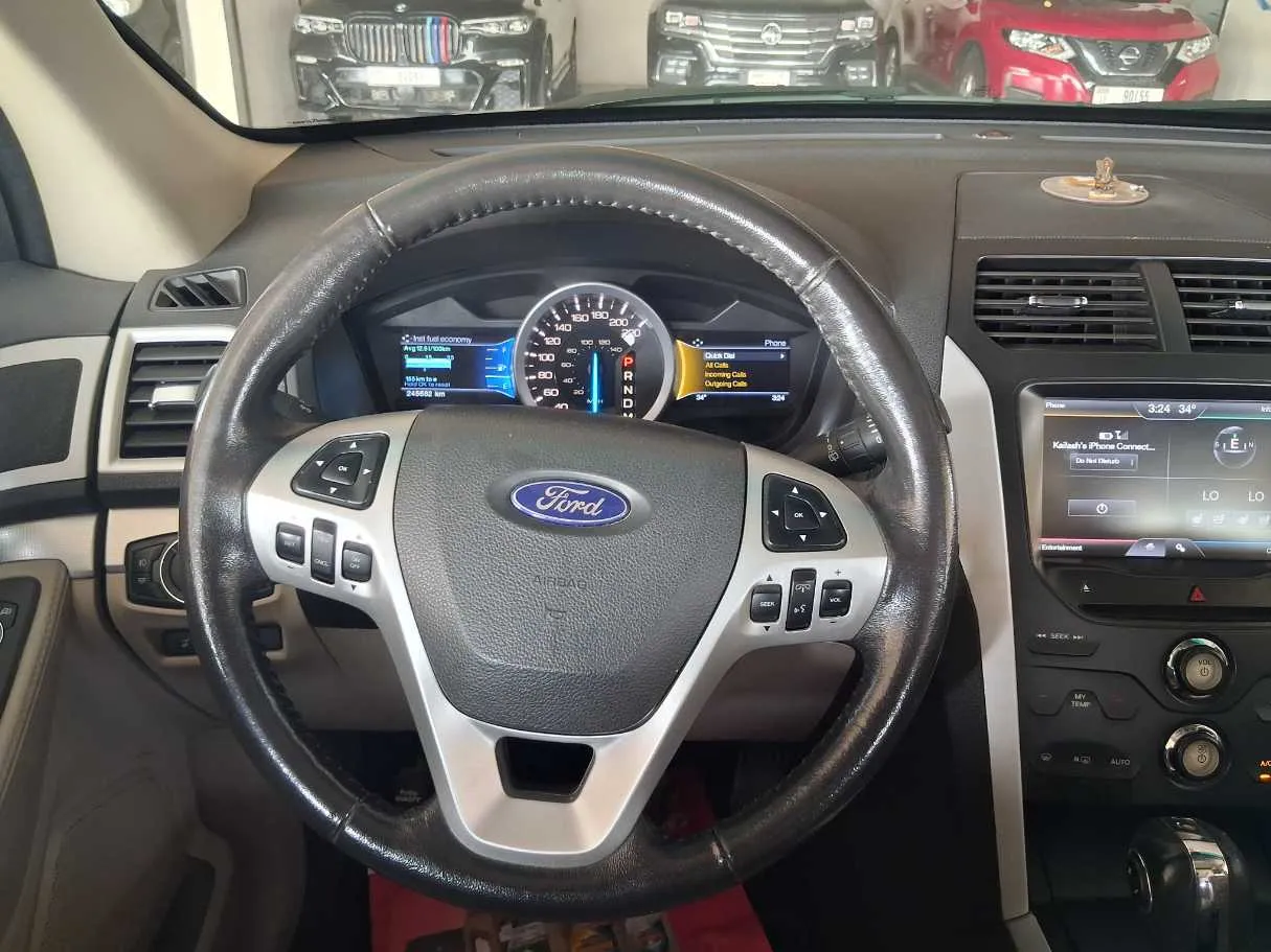 Car image 16