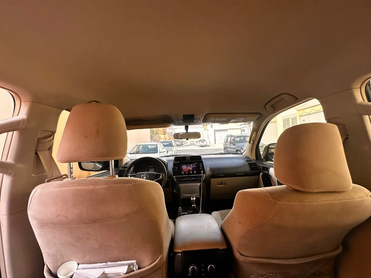 Car image 16