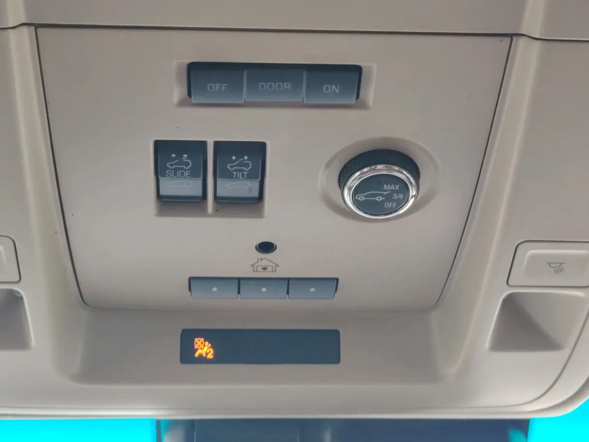 Car image 26