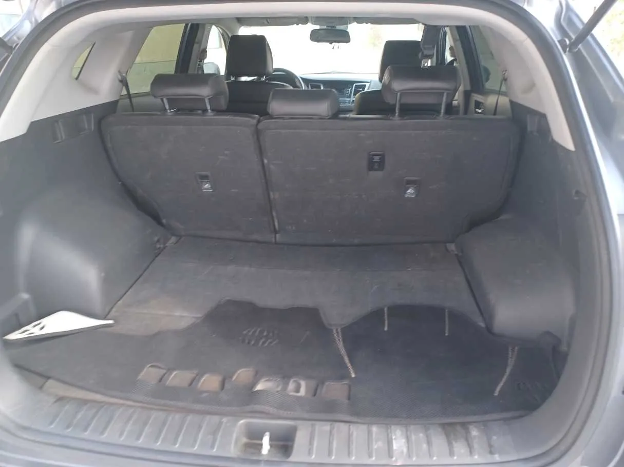 Car image 21