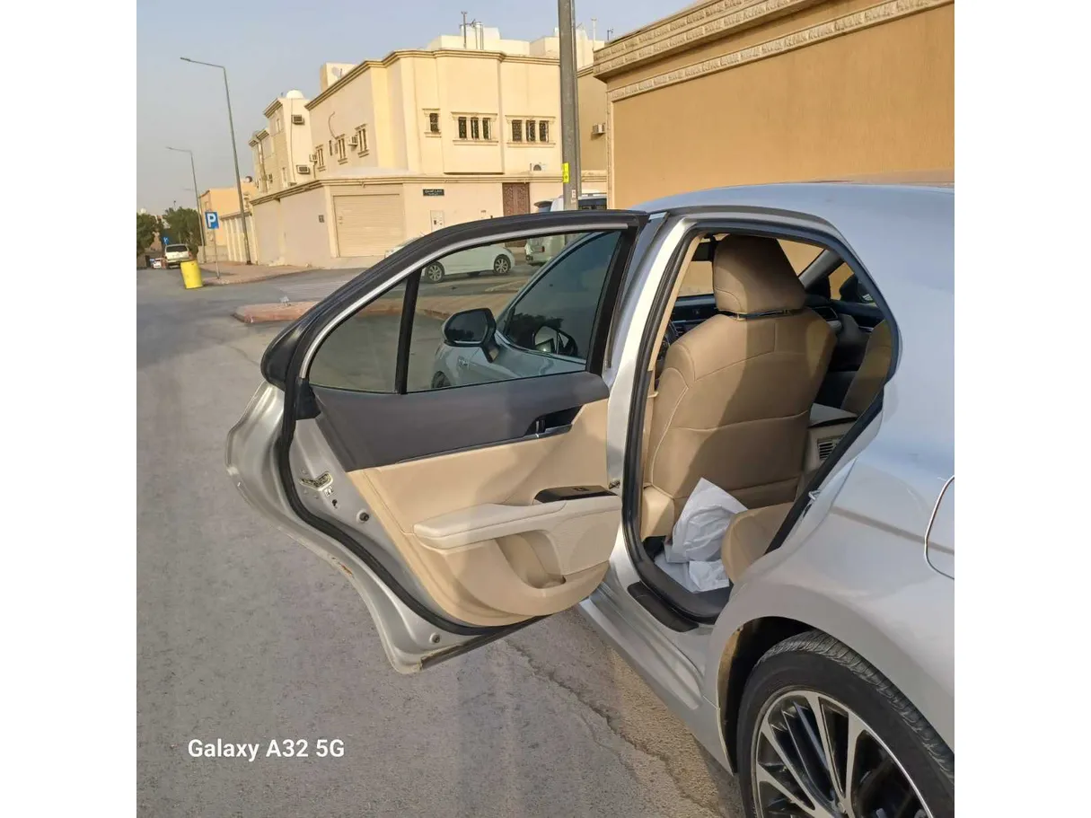 Car image 20