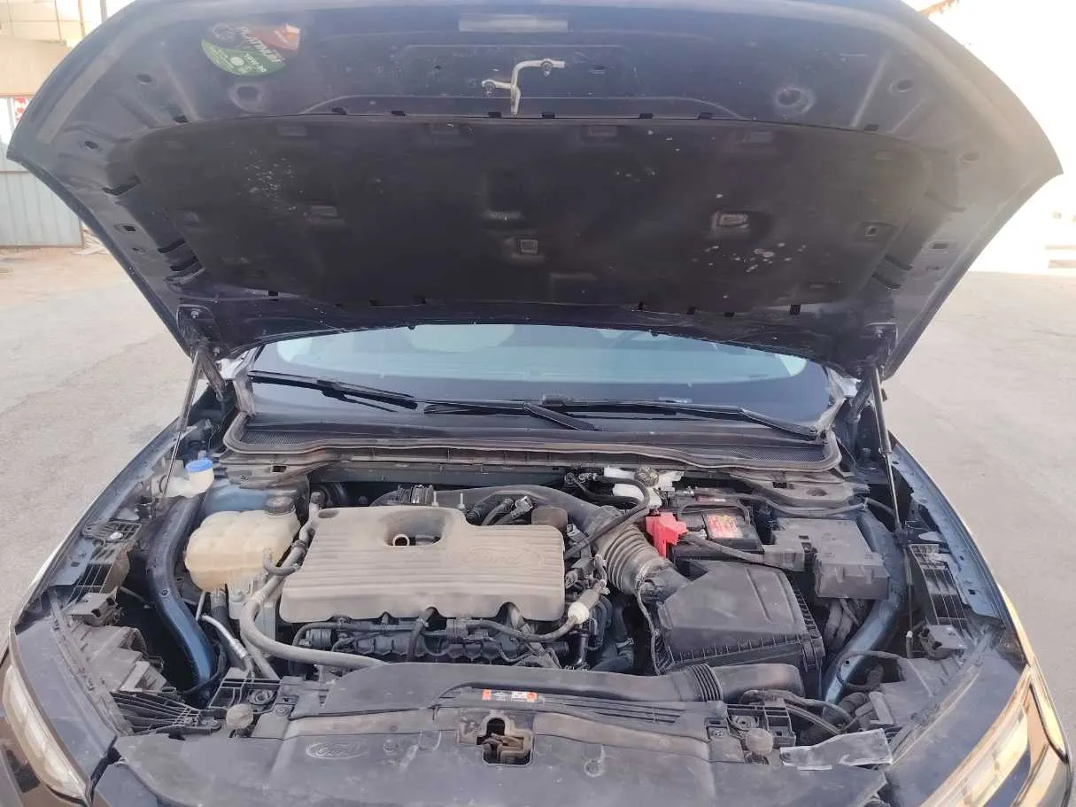Car image 32