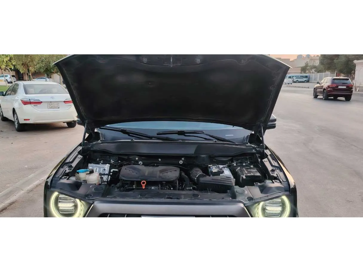 Car image 30
