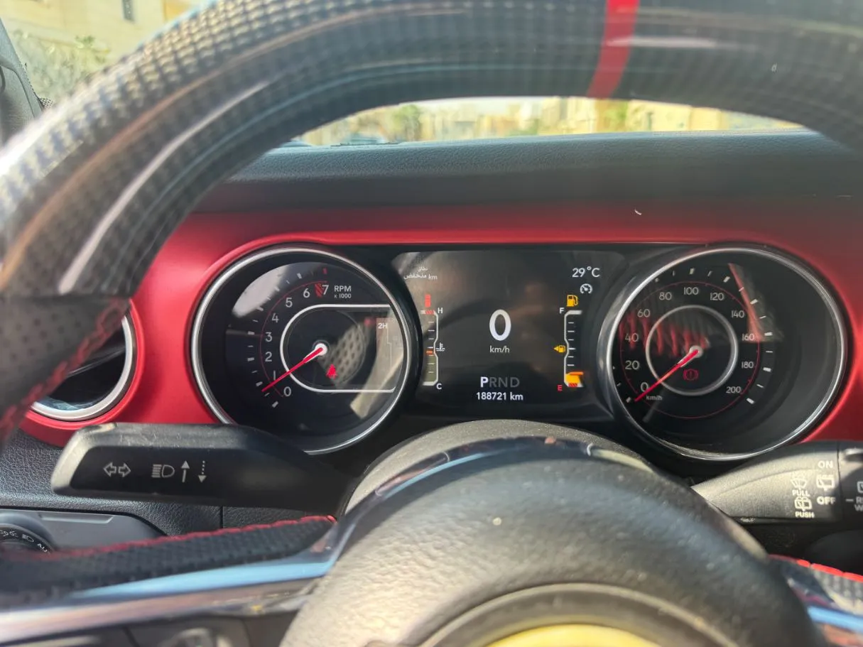 Car image 16