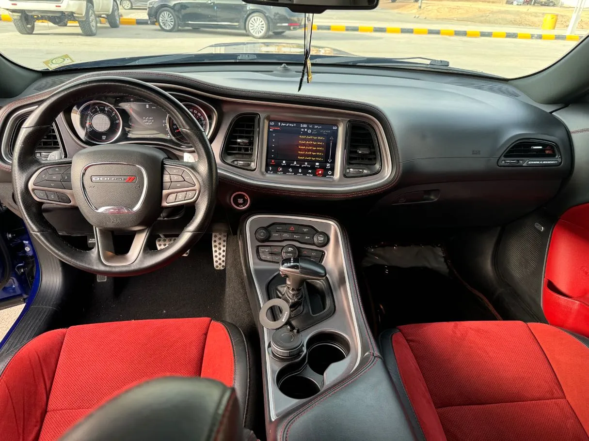 Car image 16