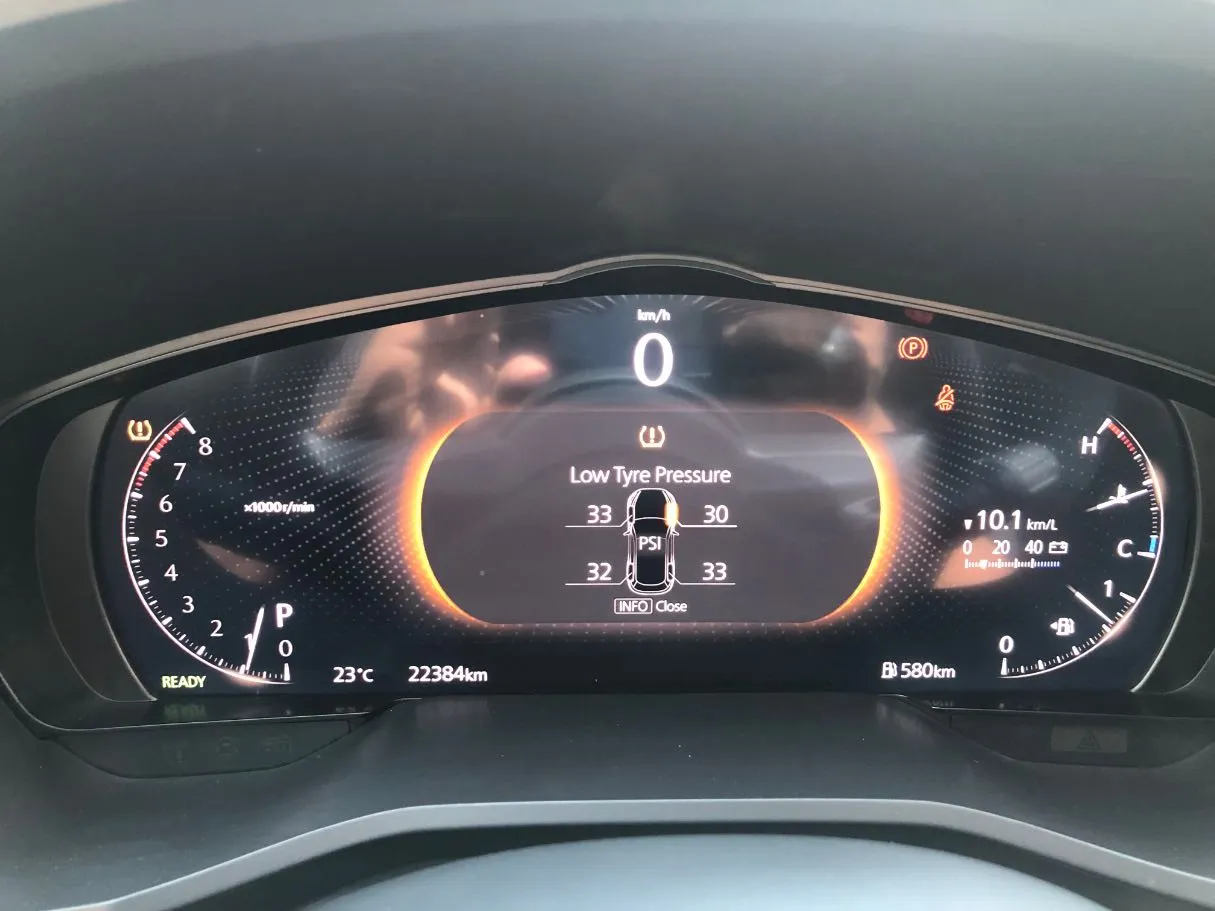 Car image 17