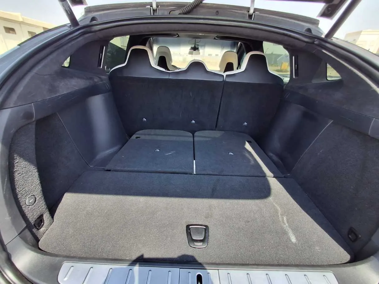 Car image 27