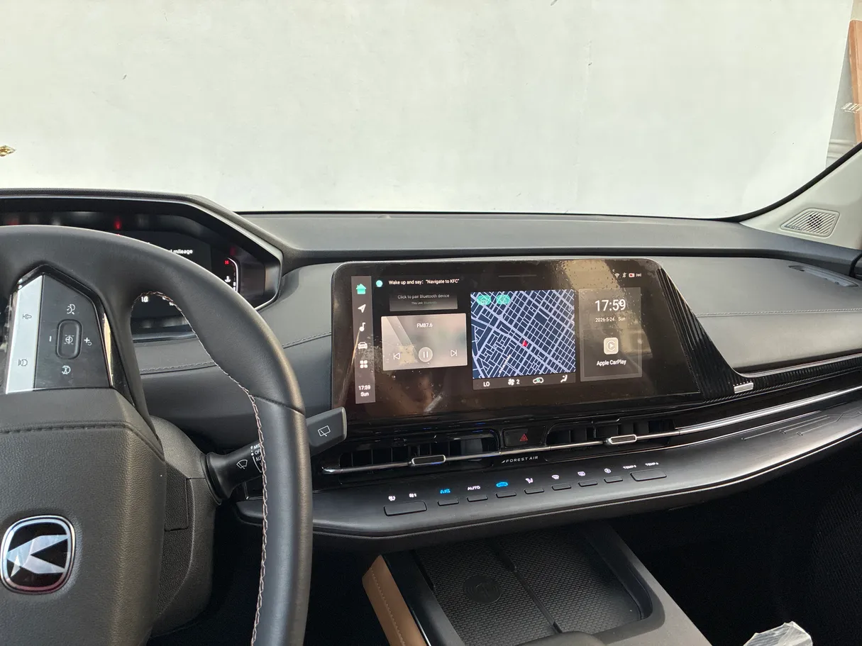 Car image 5