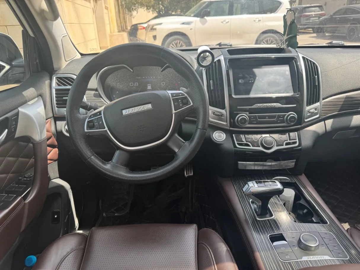 Car image 17
