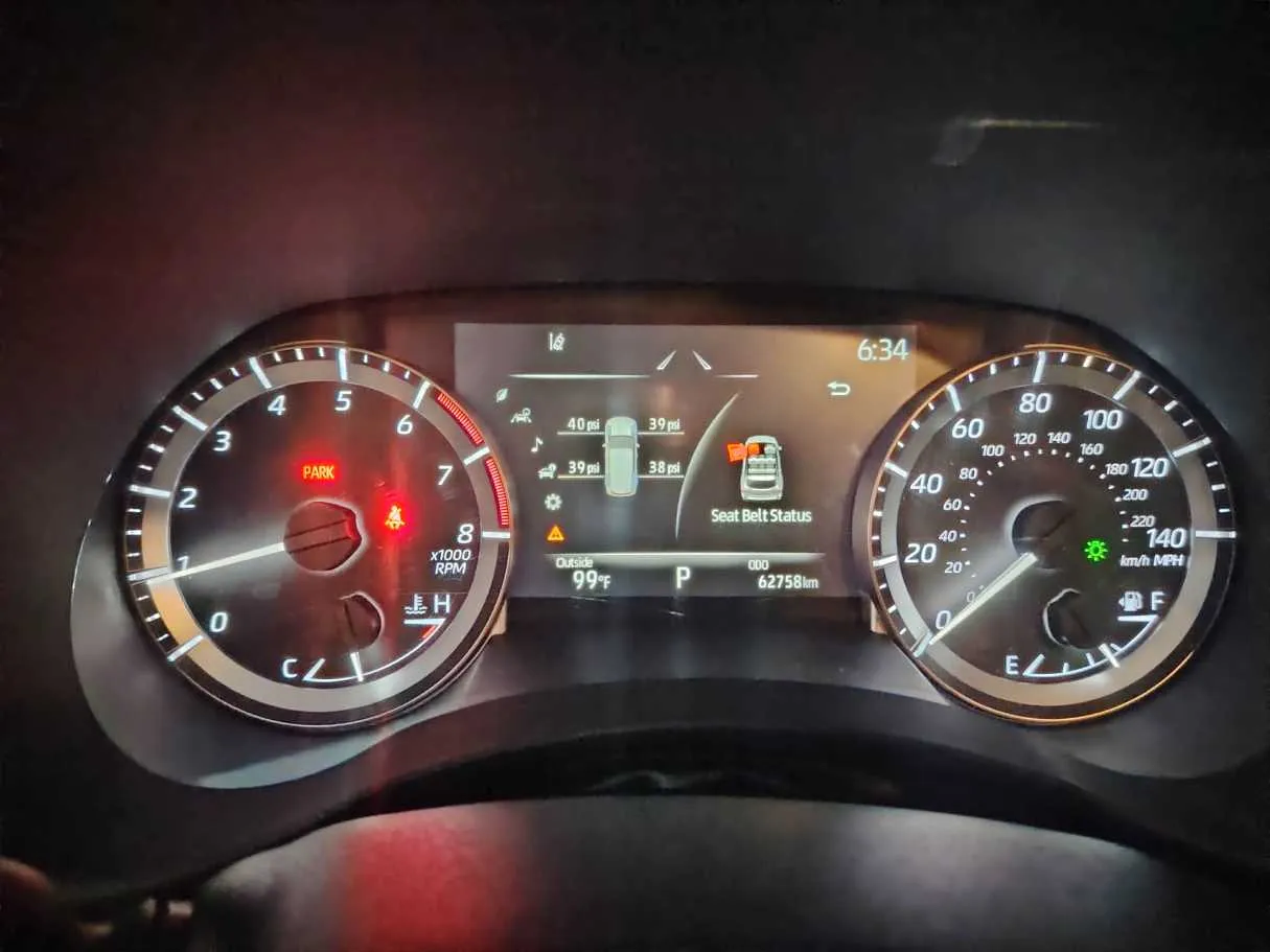 Car image 32