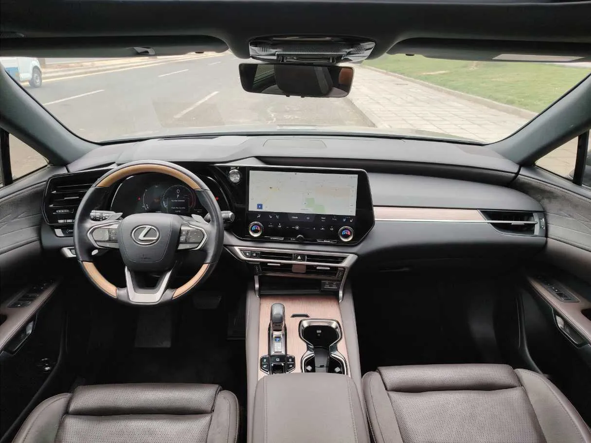 Car image 20