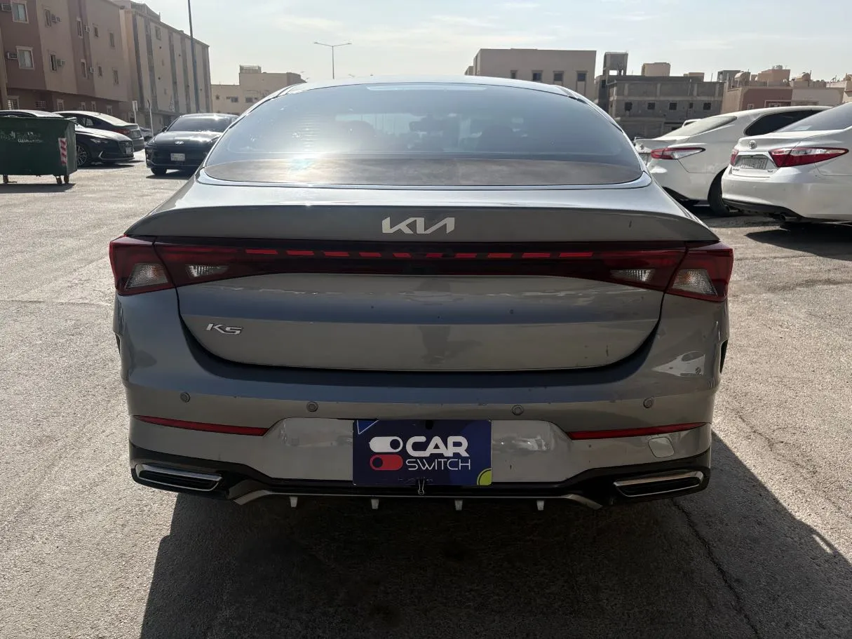 Car image 6