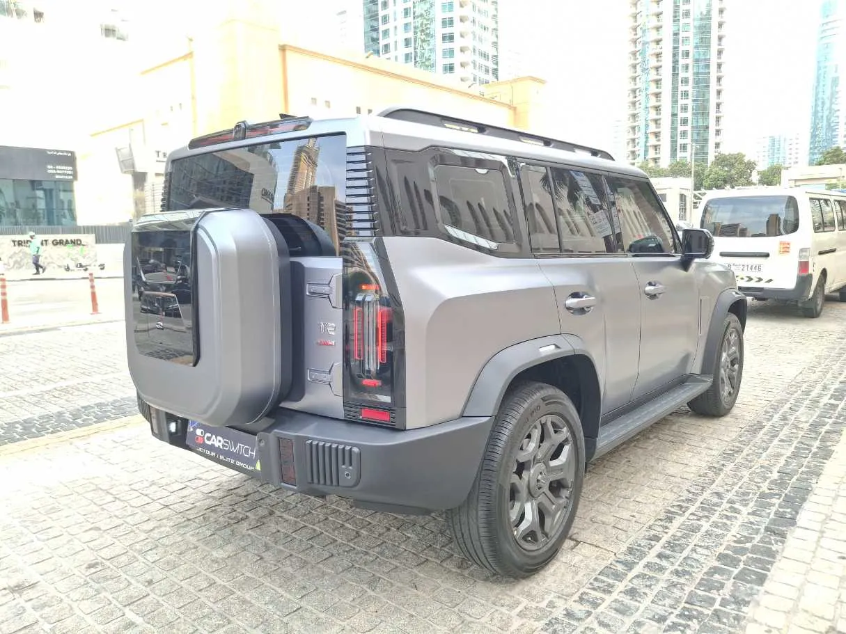 Car image 5