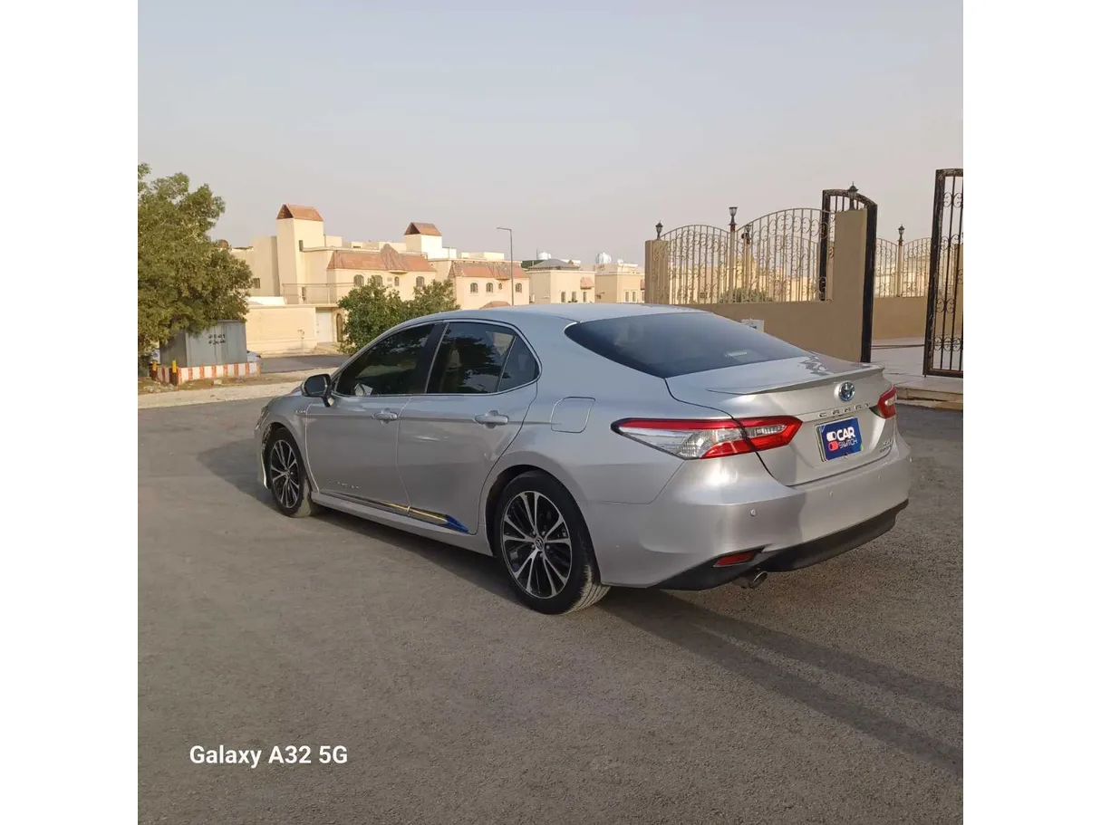 Car image 7