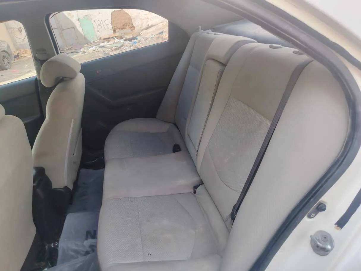 Car image 13