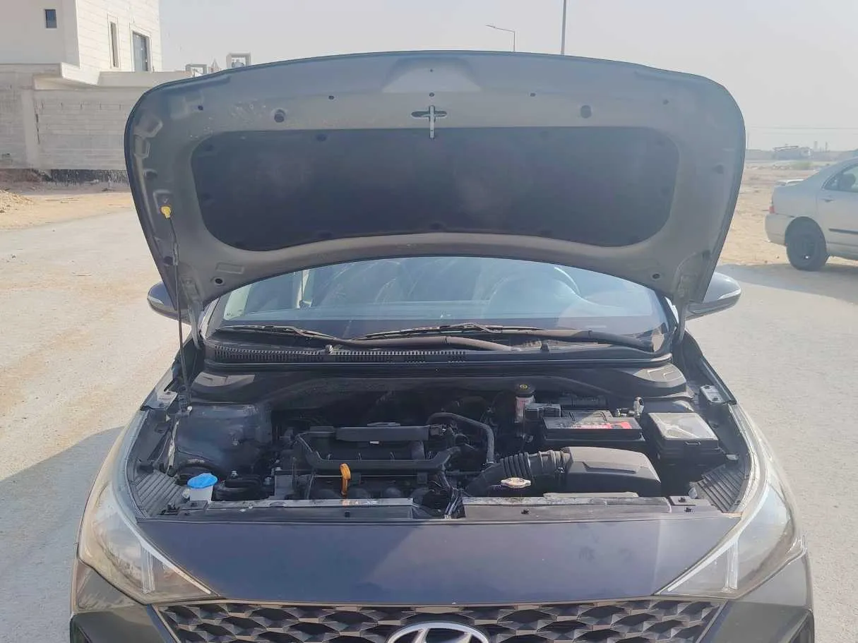 Car image 30