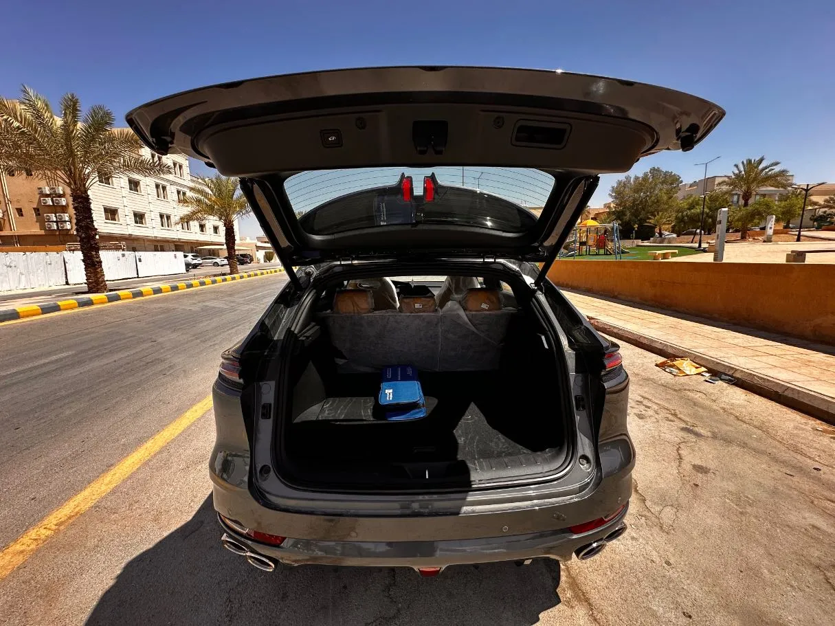 Car image 22