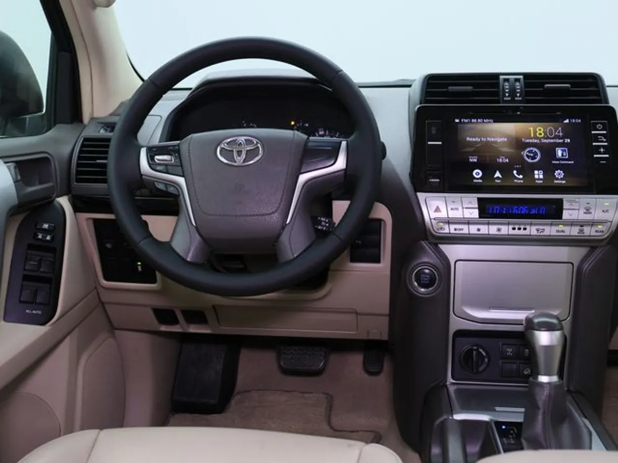 Car image 15