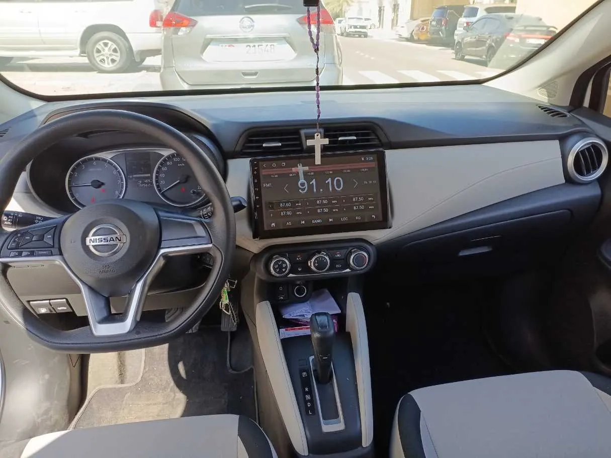 Car image 17