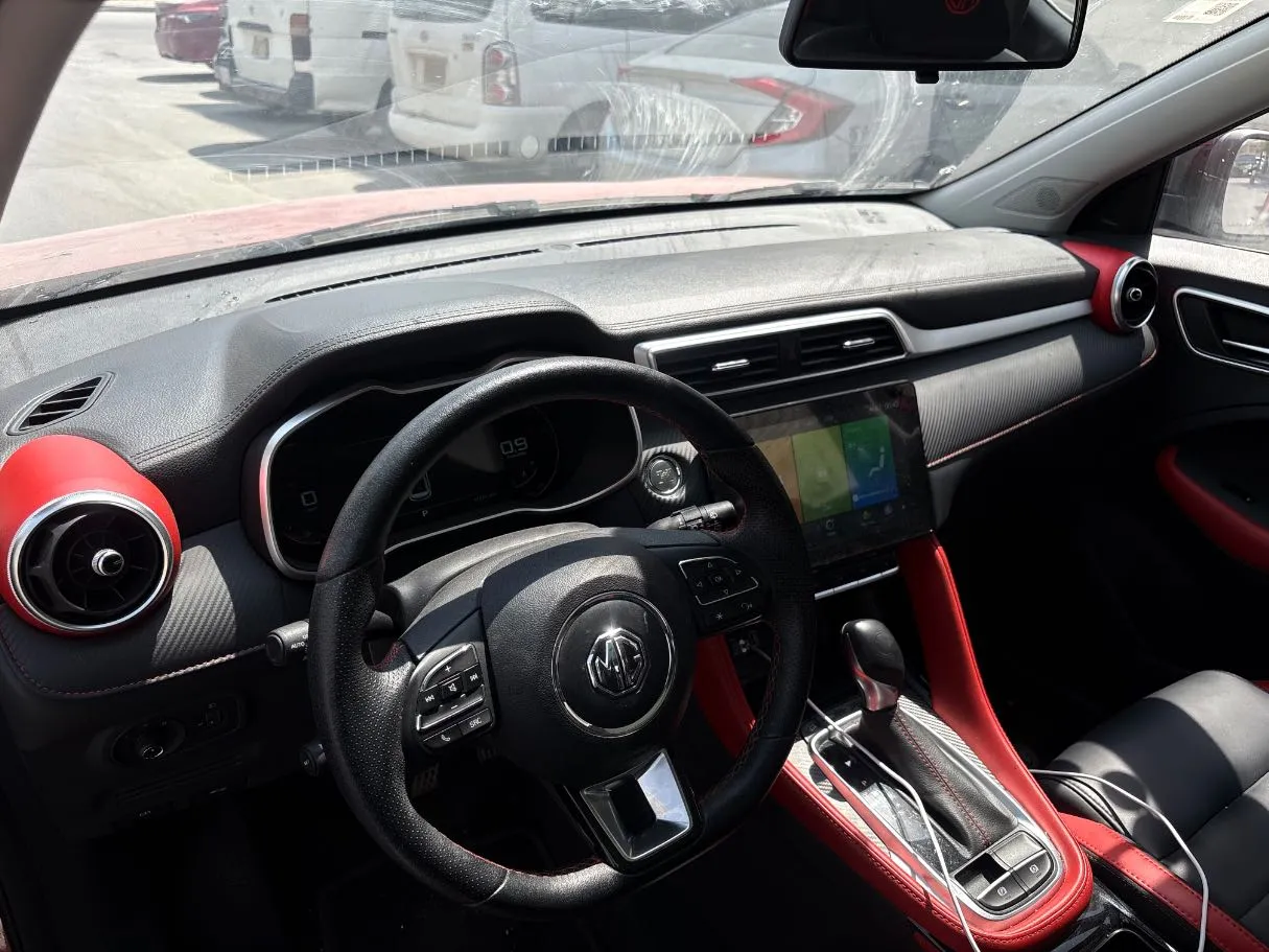 Car image 13