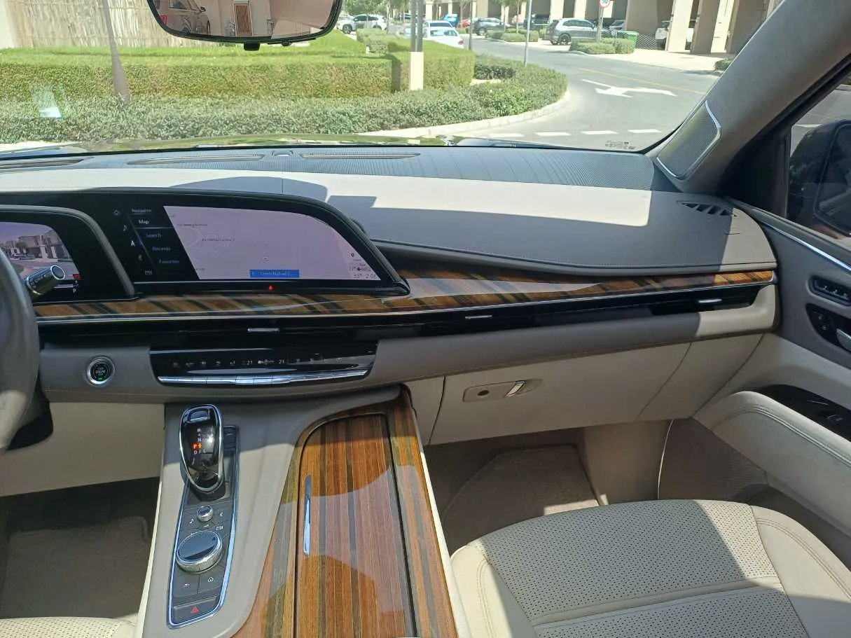 Car image 16