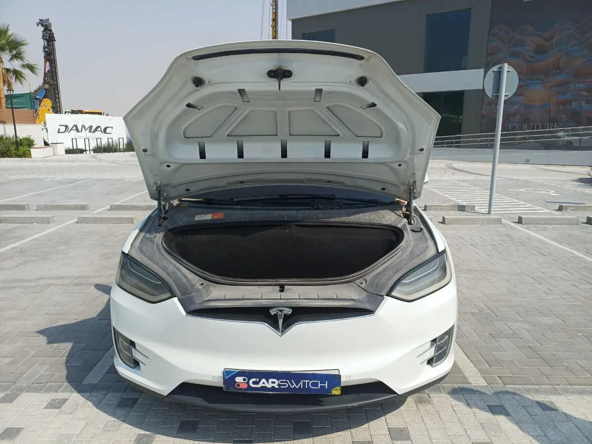 Car image 25