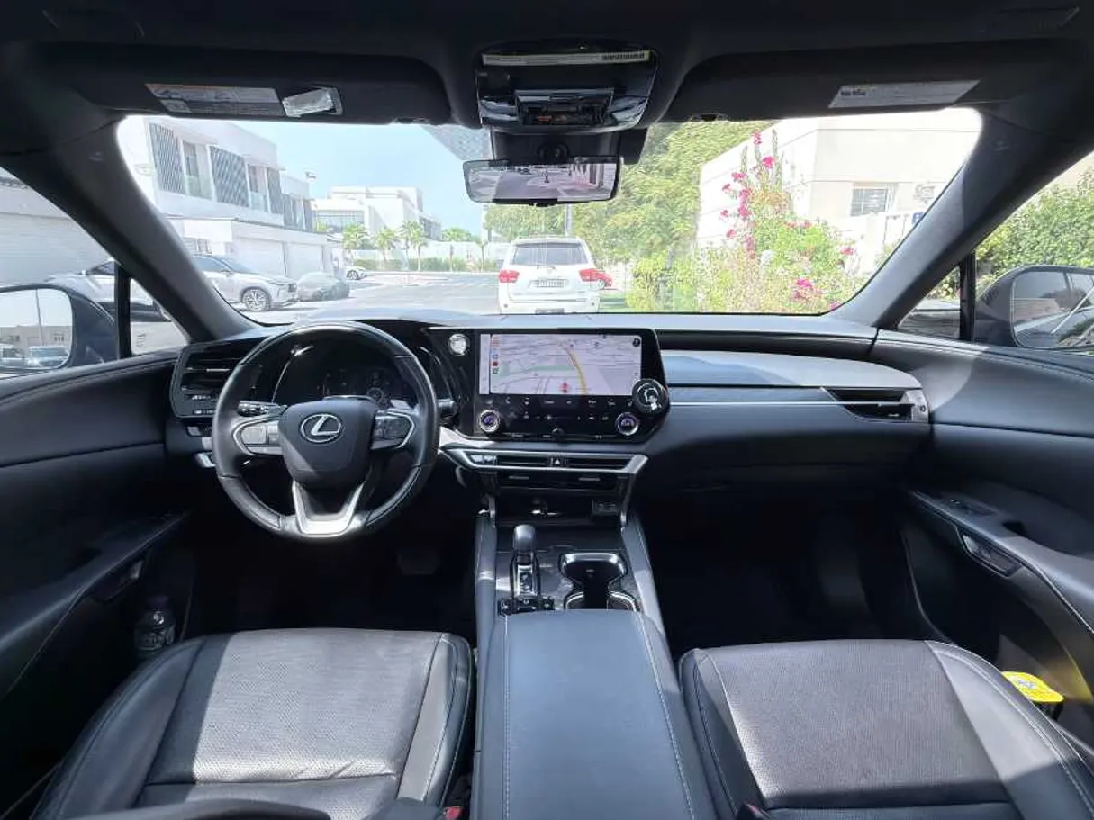 Car image 7